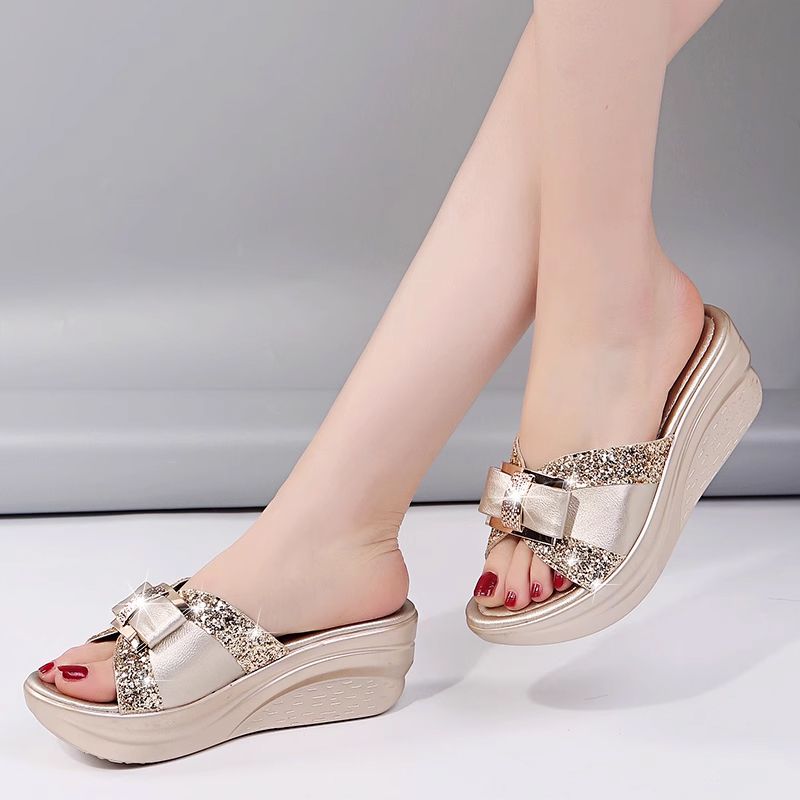 Sandals with Slanted Heel Lifting
