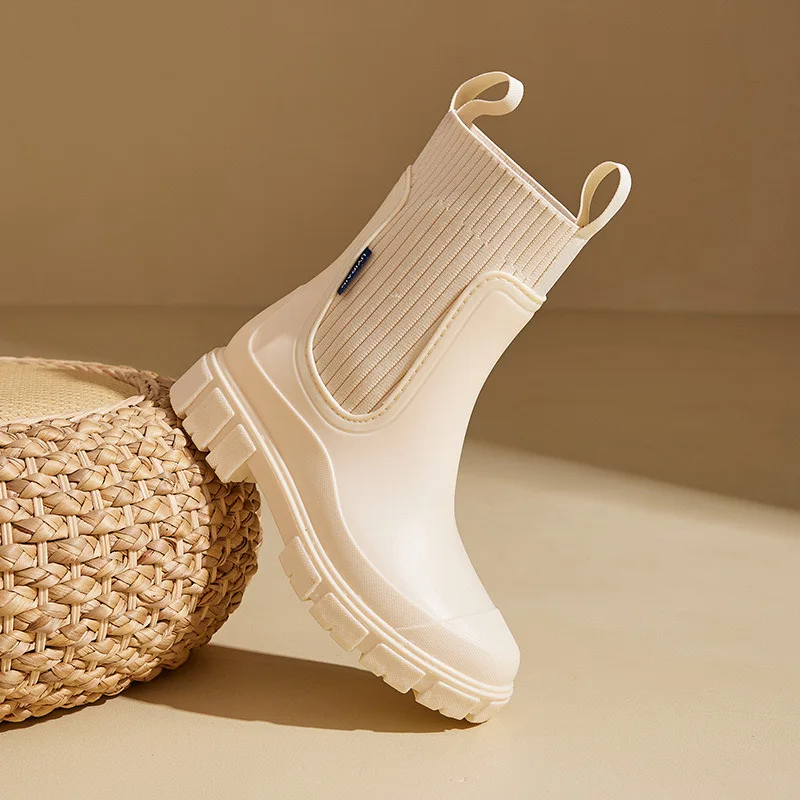 Rutschfeste, wasserdichte Stiefel mit dicker Sohle und halbhoher Wadenlänge