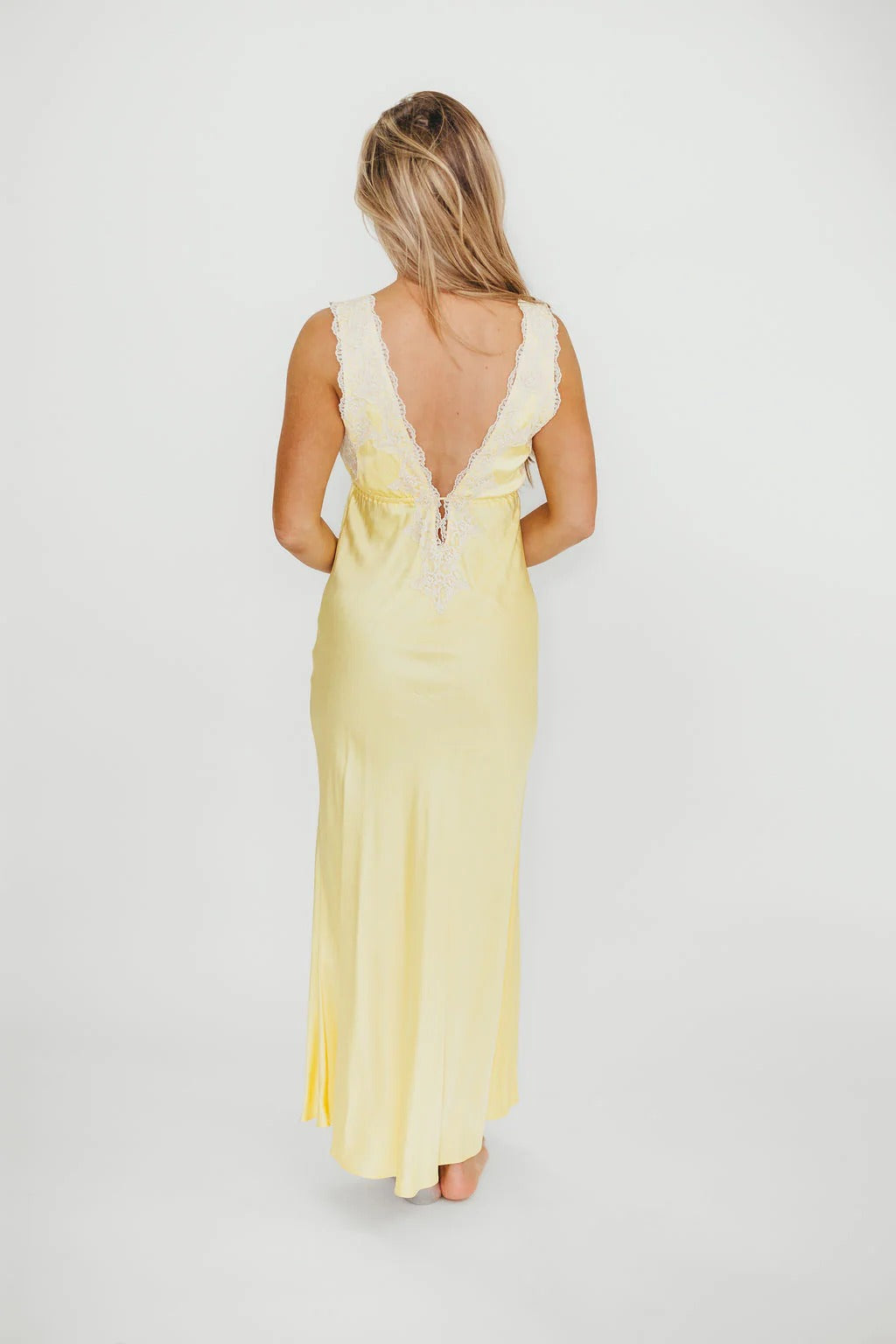 LuxeLace™ Satin Backless Maxi Dress