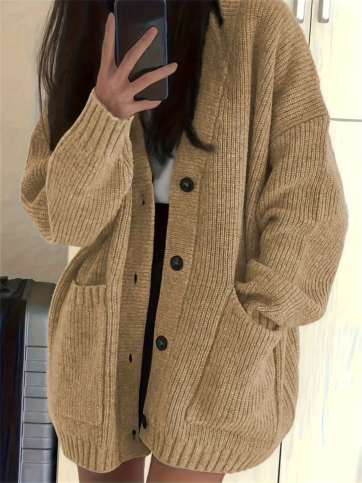 The Elowé Relaxed Knit Cardigan