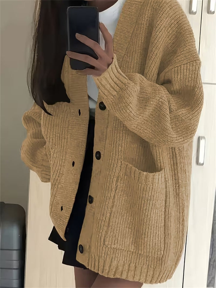 The Elowé Relaxed Knit Cardigan