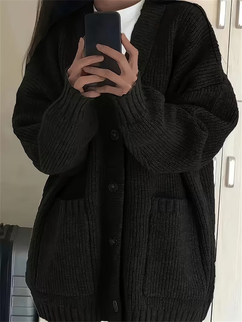 The Elowé Relaxed Knit Cardigan