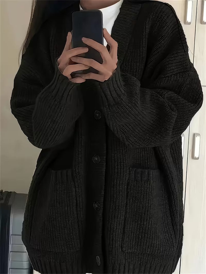 The Elowé Relaxed Knit Cardigan