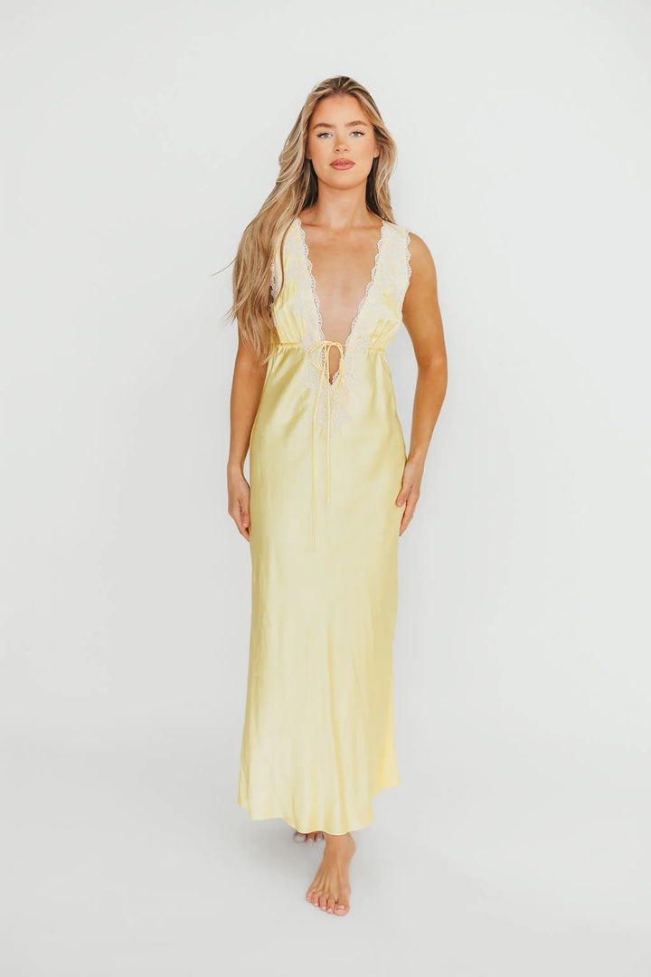 LuxeLace™ Satin Backless Maxi Dress